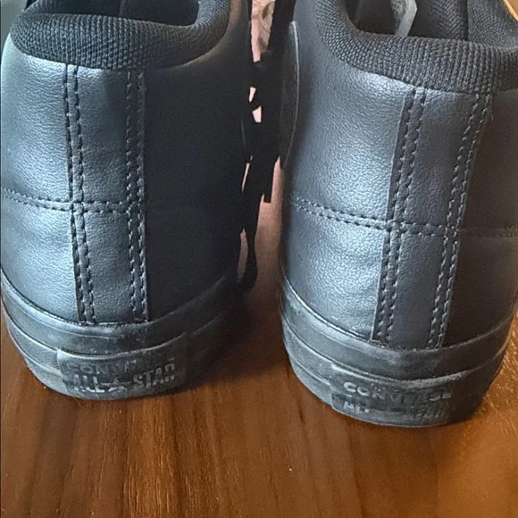 Chuck Taylor All Star Size 10.5m/12.5w - Picture 2 of 4